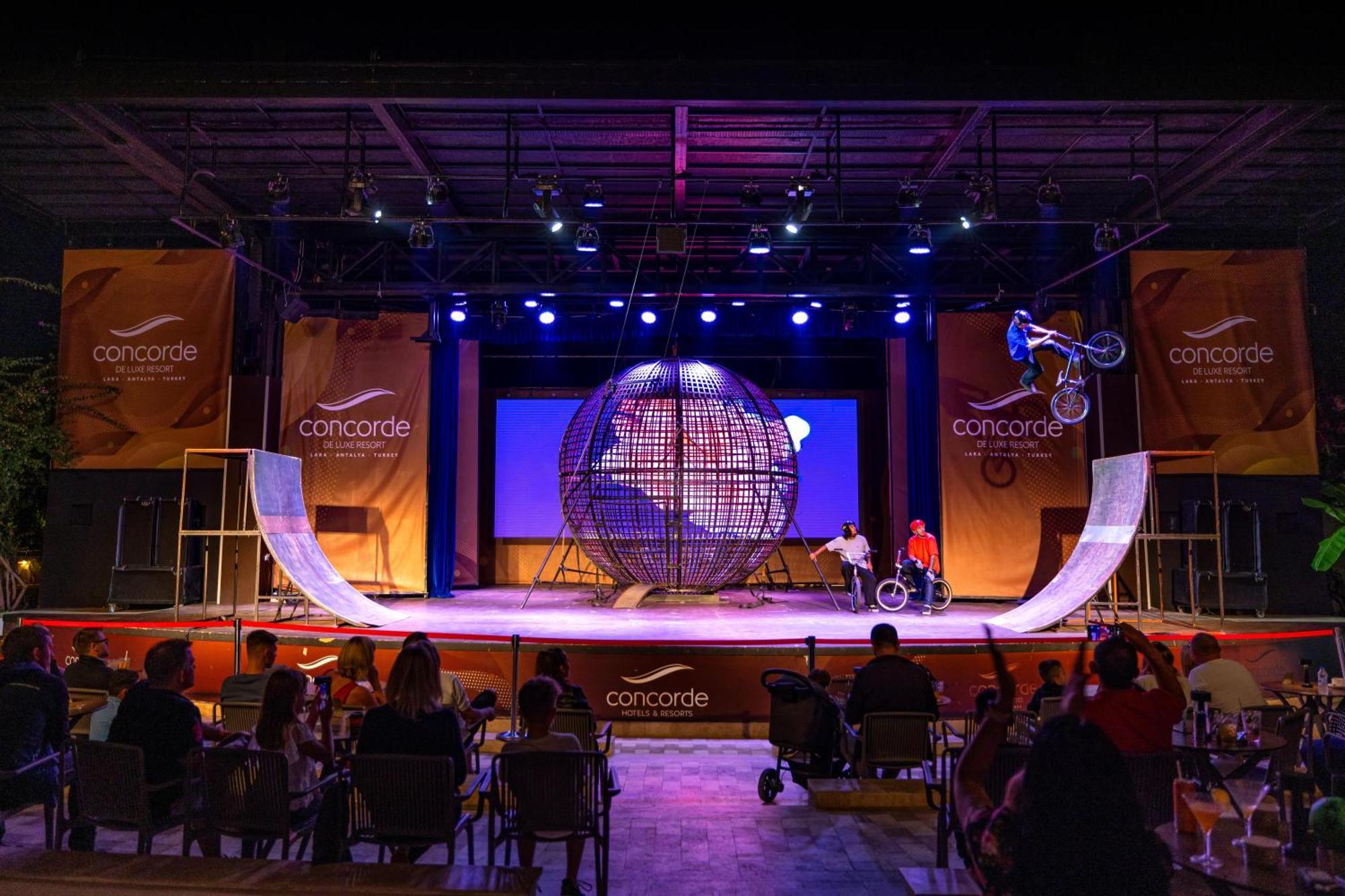 Concorde De Luxe Resort Antália Exterior foto The stage at the 2008 National Finals Rodeo